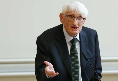 En ocasión de sus 90 años, Jürgen Habermas dio una charla en la Goethe University Frankfurt. El mismo fallecció el 14 de marzo de este año.